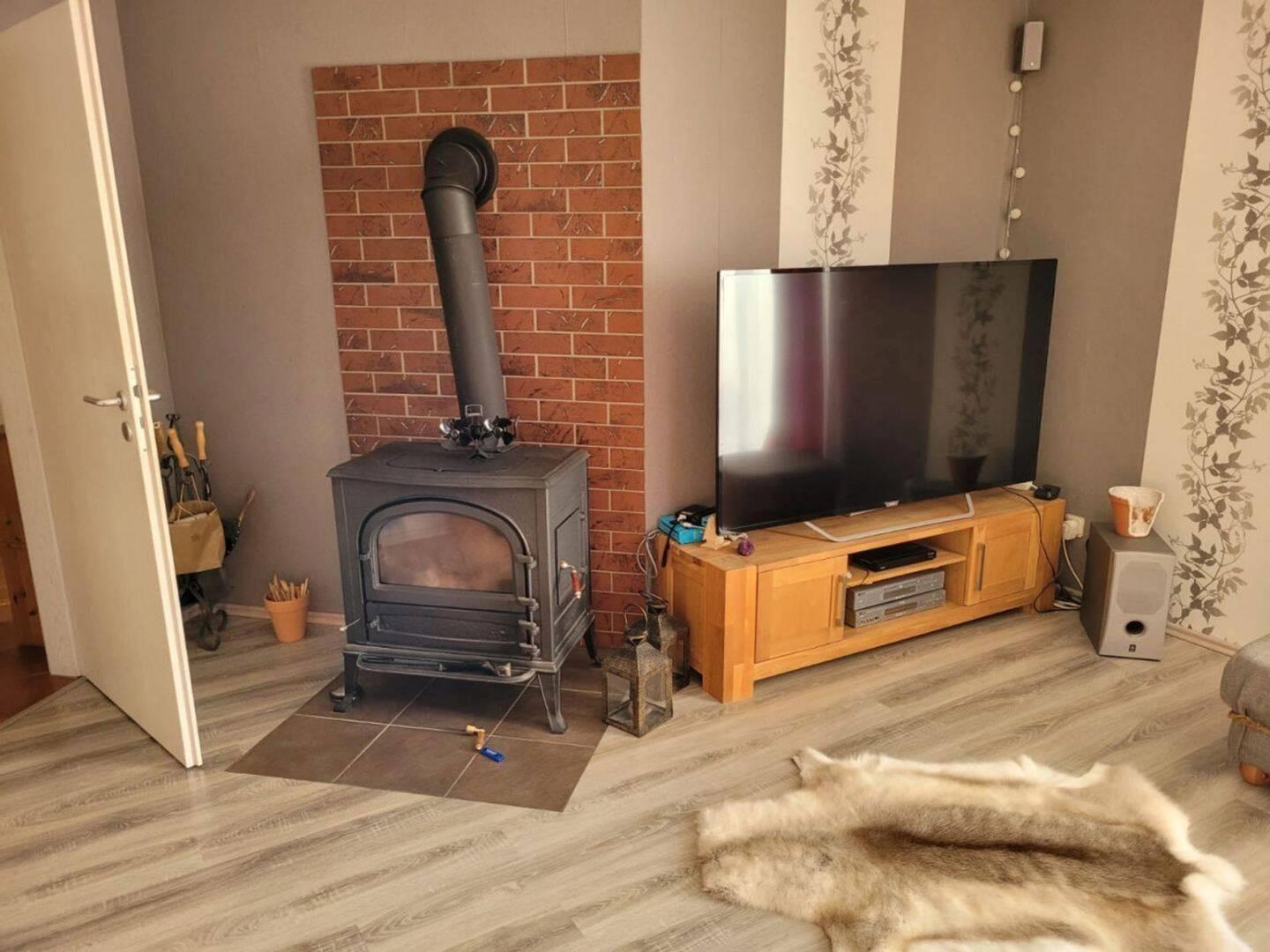 Wohnzimmer mit Kamin