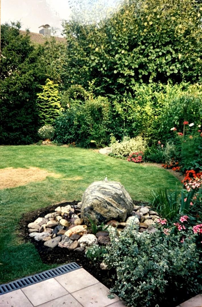 Garten mit Wasserspiel