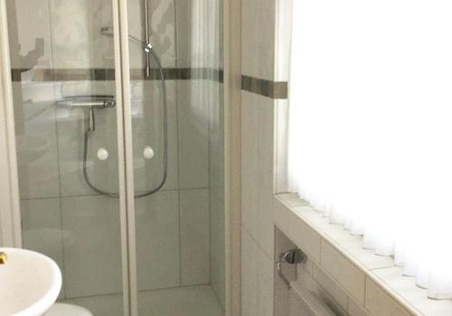 Dusche in EG-Bad