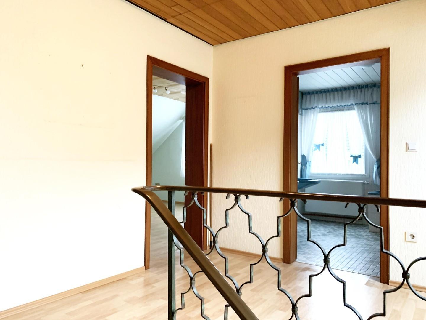 Türen zu Bad & 2. Schlafzimmer