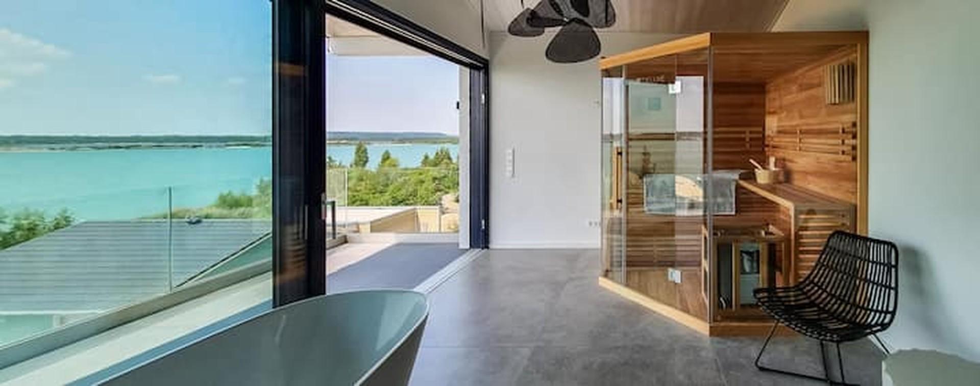 Wellnessbereich mit Sauna