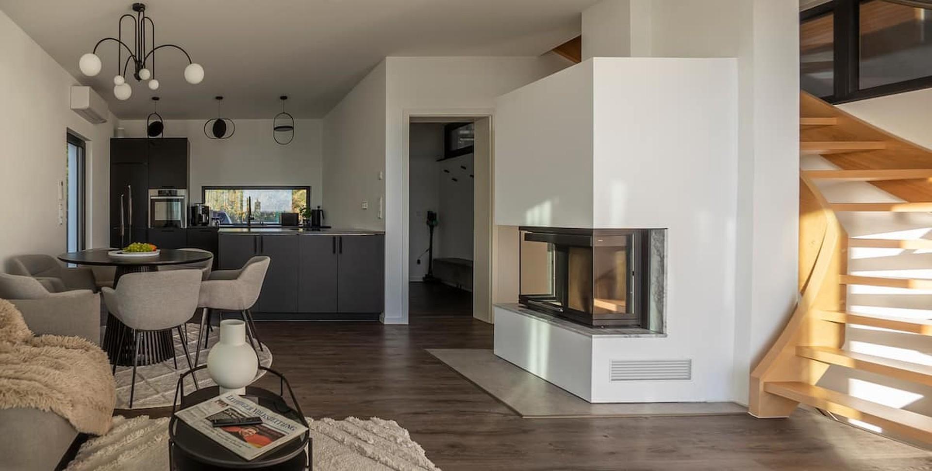 offene Küche mit Kamin