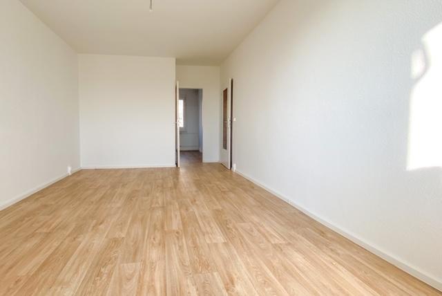 Muster Wohnzimmer_Blick zur Tür