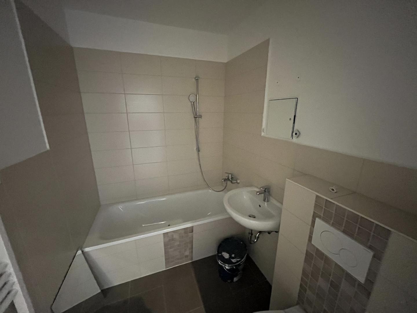 Badezimmer mit Wanne