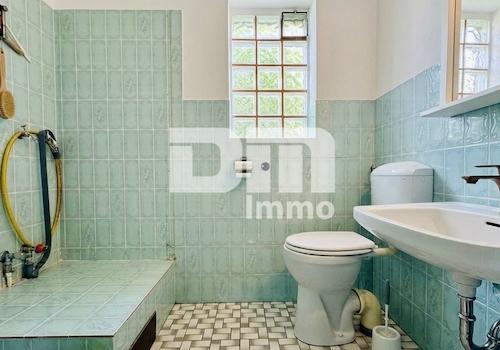 Wohnhaus EG Bad / WC / ehem. Dusche
