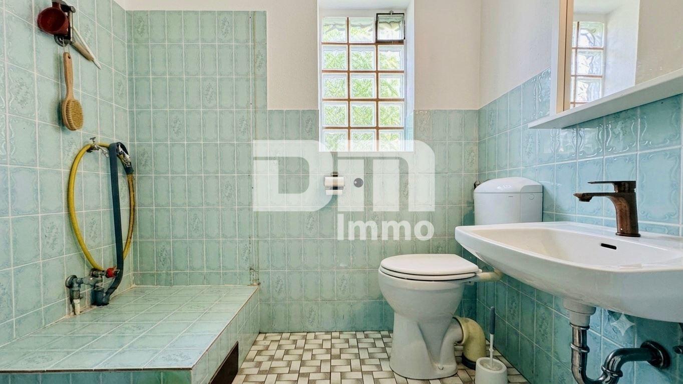Wohnhaus EG Bad / WC / ehem. Dusche