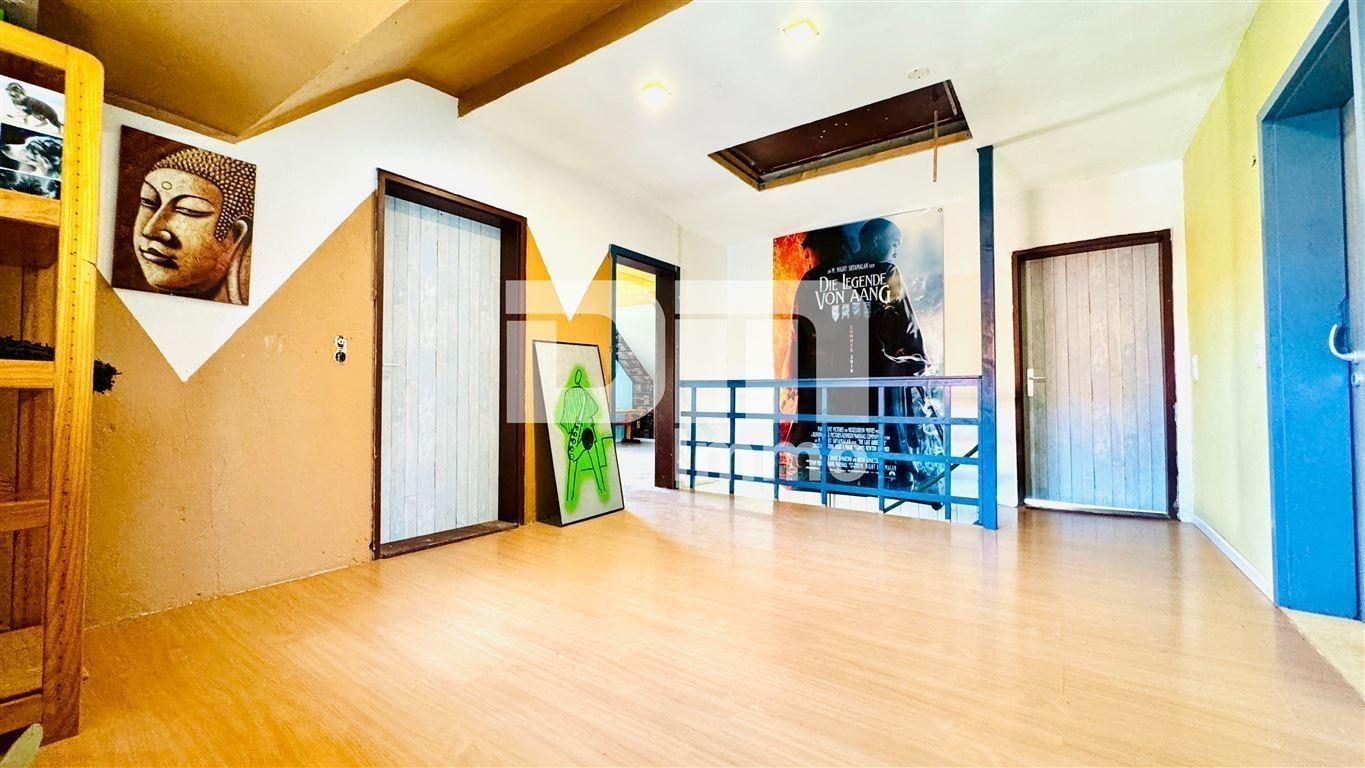 Wohnhaus OG / DG Flur / Diele