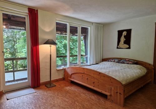 Wohn-Schlafzimmer Bienenhaus