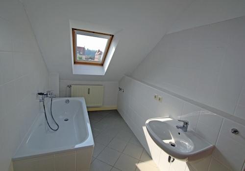 Bad mit Badewanne