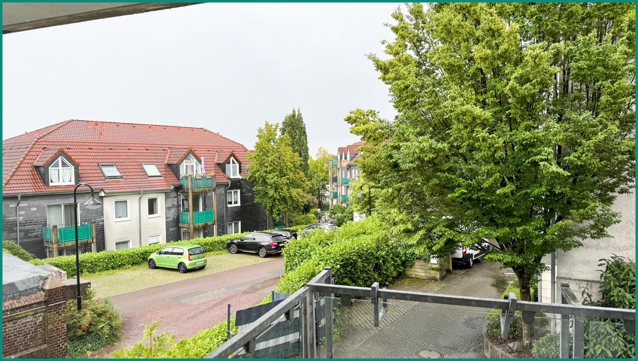 Blick vom Balkon aus dem 1. Obergeschoss
