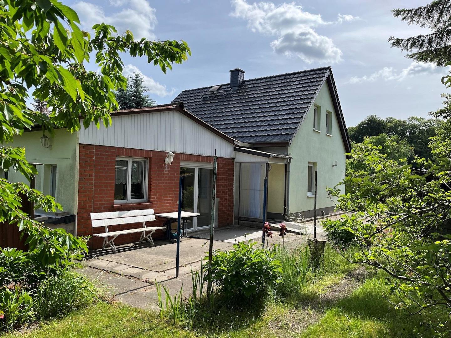 Außenansicht_Haus_Laube