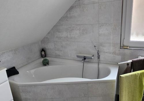 Wanne im Bad