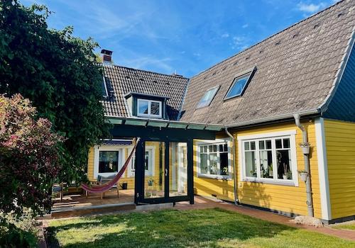 Massivhaus im Skandi-Stil