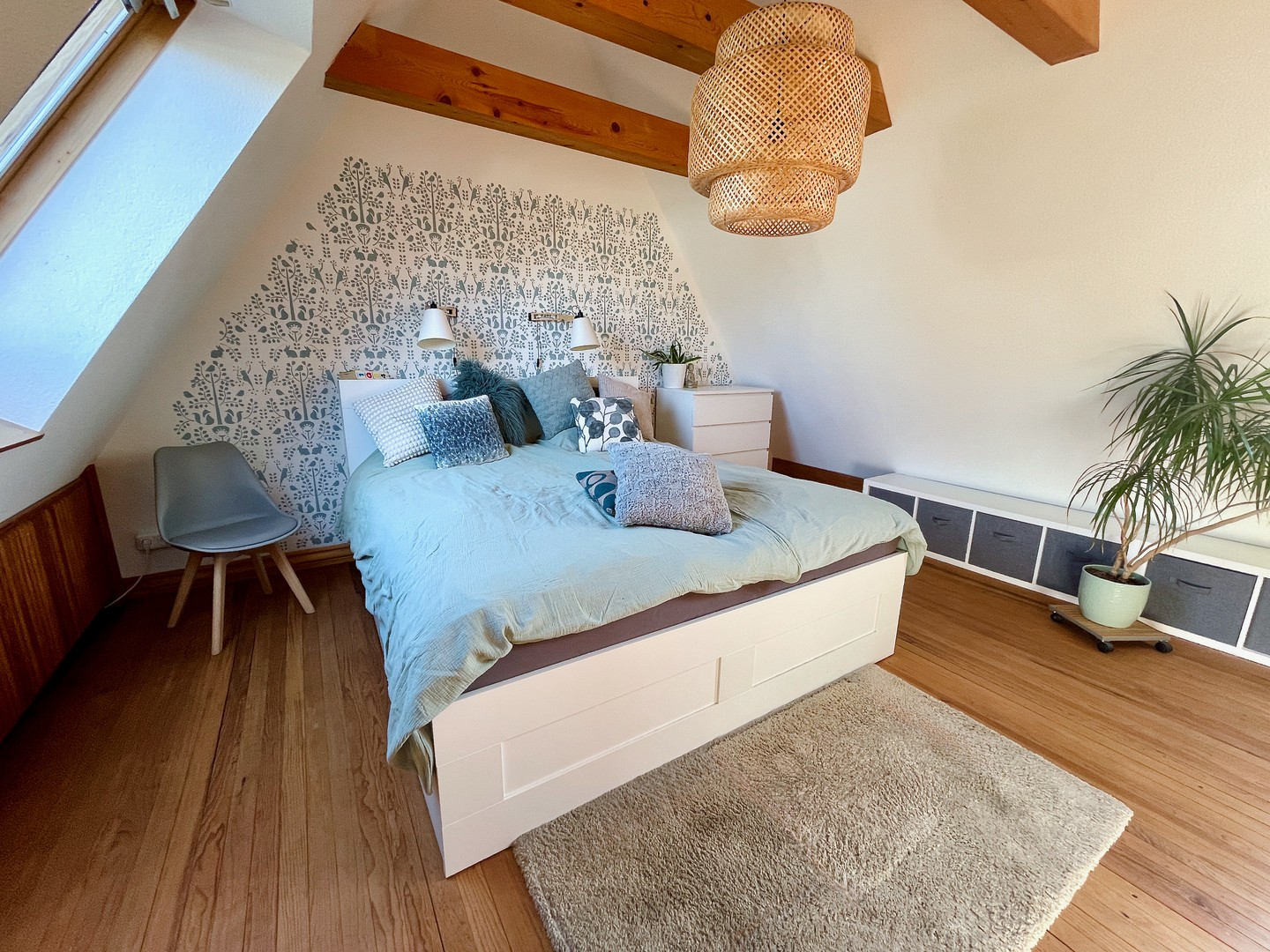 Schlafzimmer m. offenem Giebel