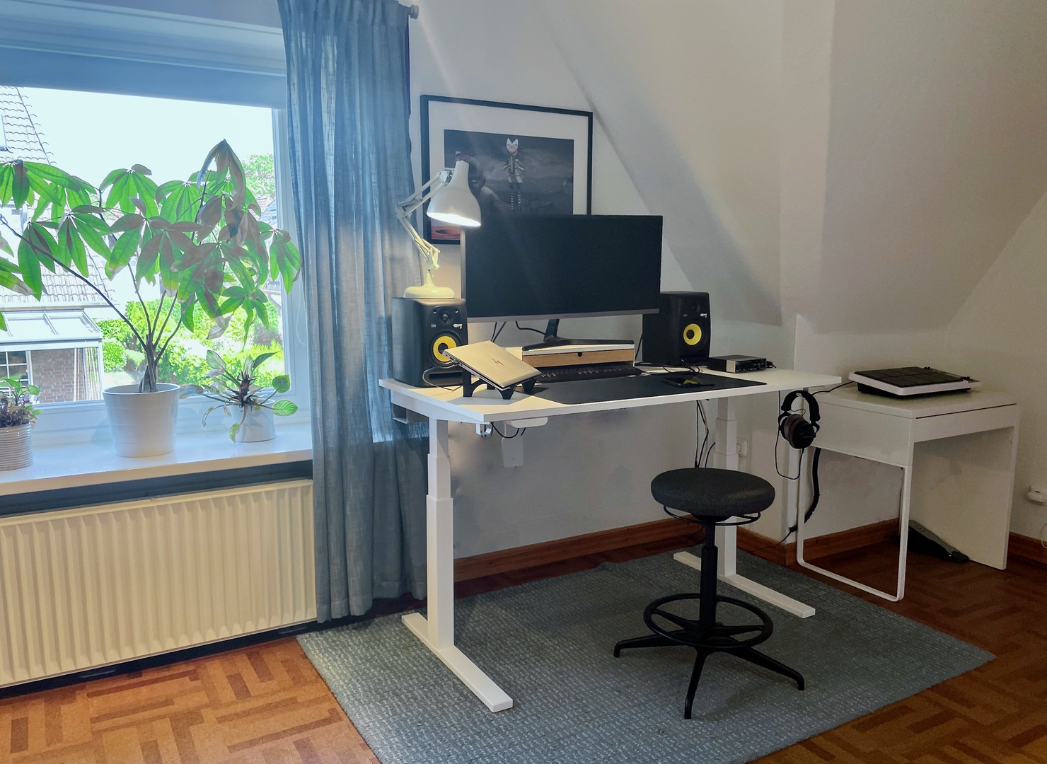 Großzügiges Arbeitszimmer 16m²