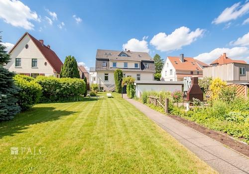 Rückansicht mit Garten