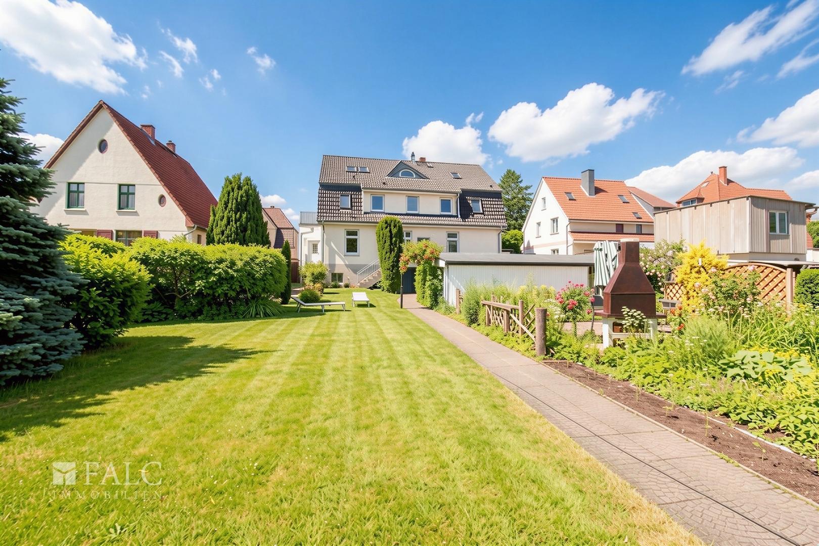 Rückansicht mit Garten