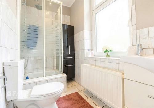 Badezimmer Wohneinheit 2
