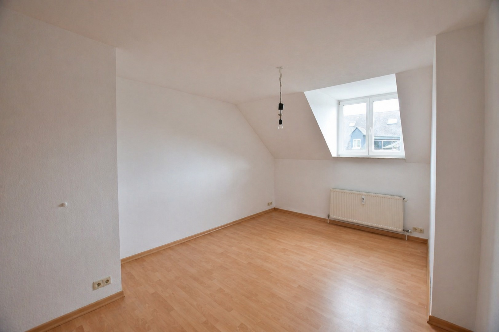 Großes Schlafzimmer