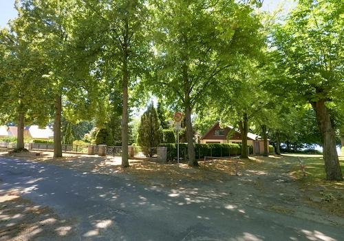 Grundstücksansicht Straße