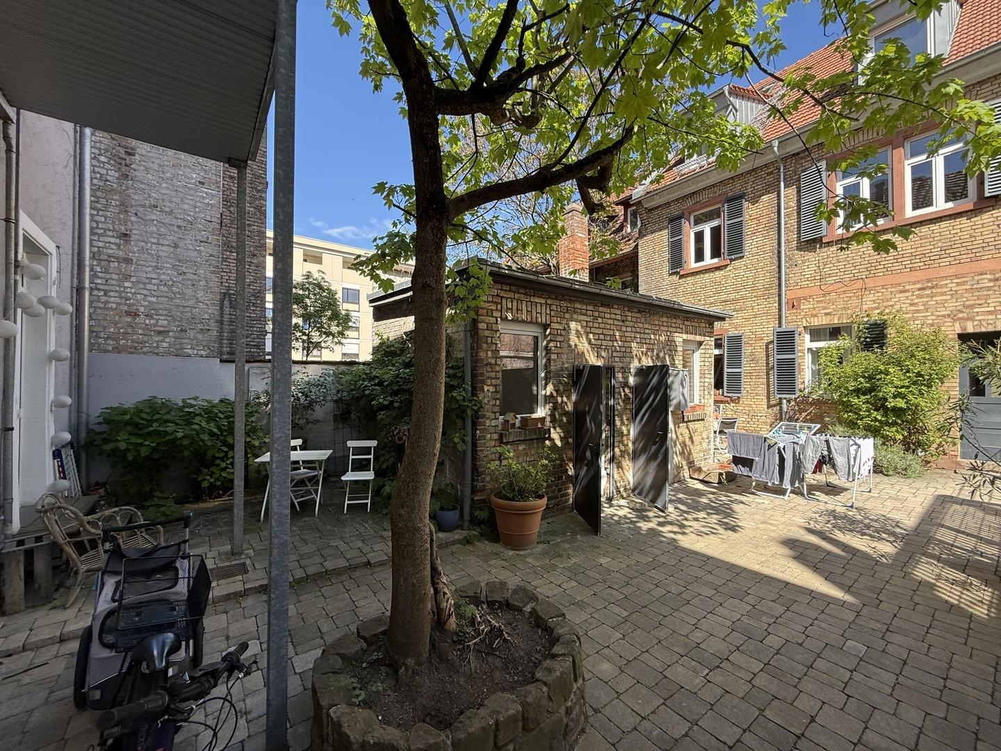 Gepflegter Gemeinschaftshof