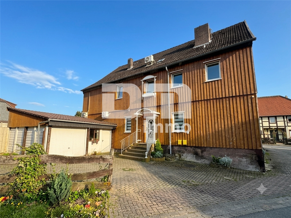 Rückansicht / Innenhof / Garage / Zugang Wohnen