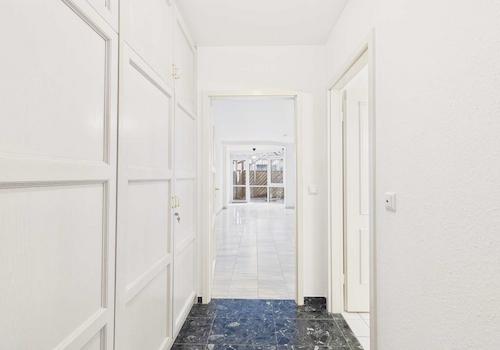 Flur mit Einbauschrank
