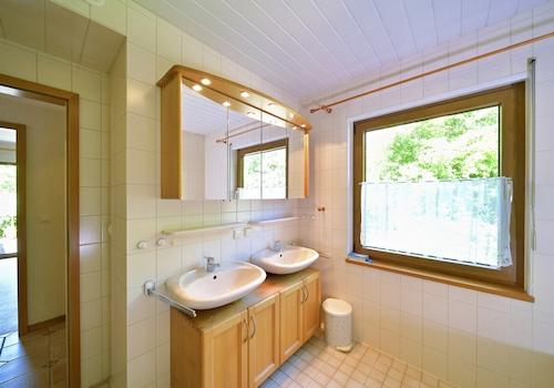 Badezimmer Blick 2