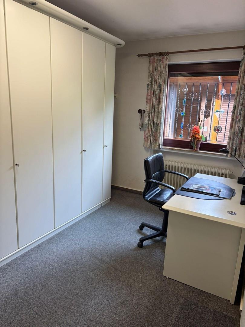 Büro EG