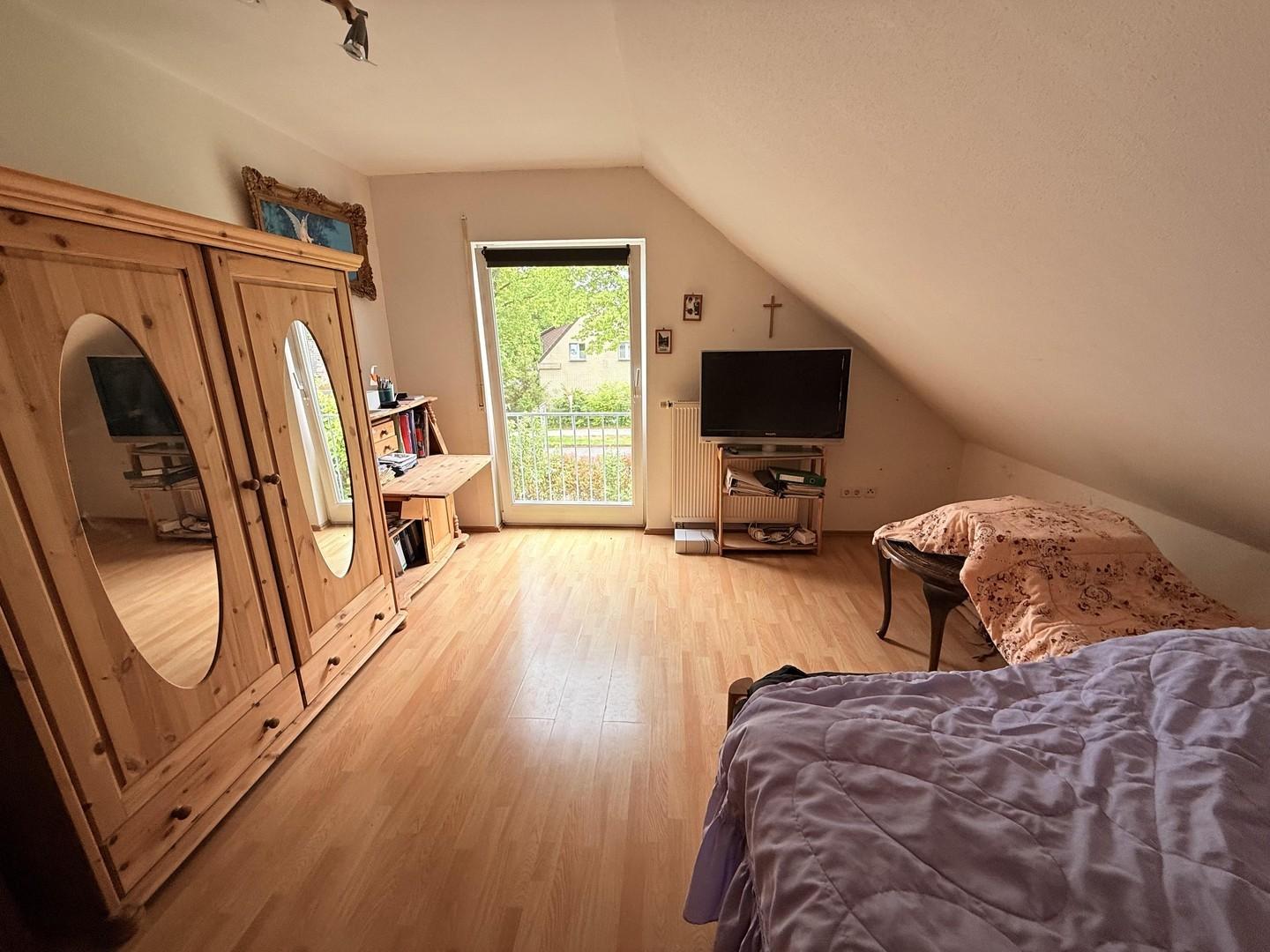 Schlafzimmer 2