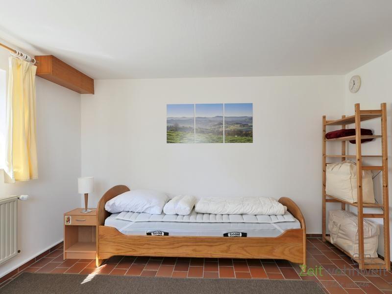Blick zum Bett