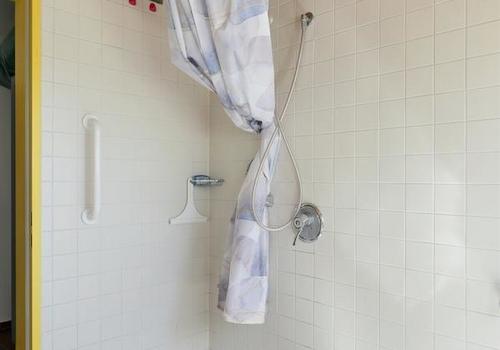 Dusche im Bad