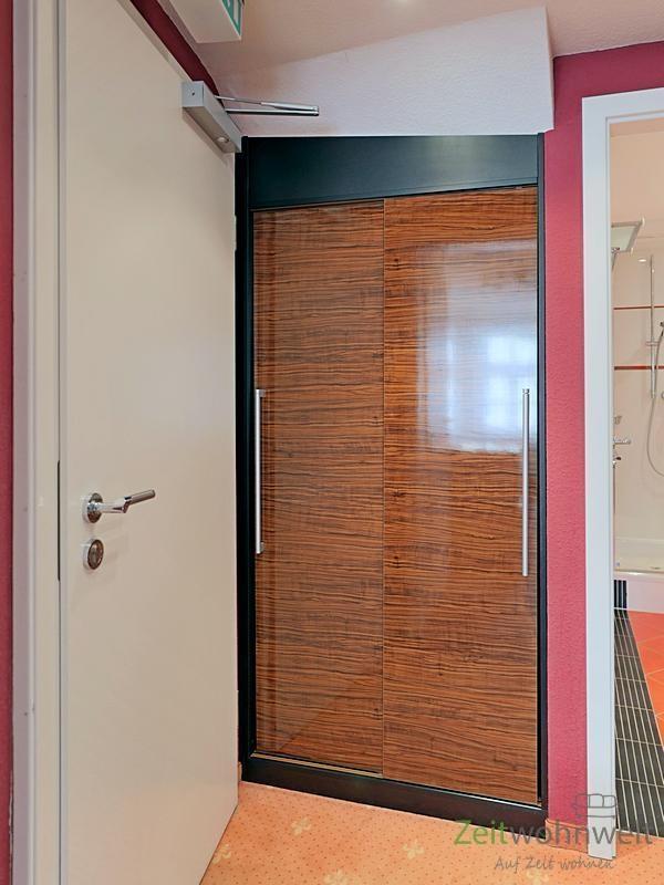 Wand-Kleiderschrank