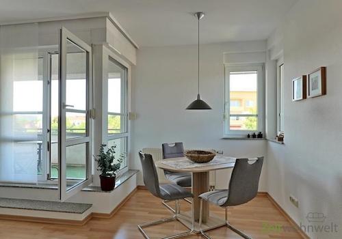 Esstisch im Wohnzimmer
