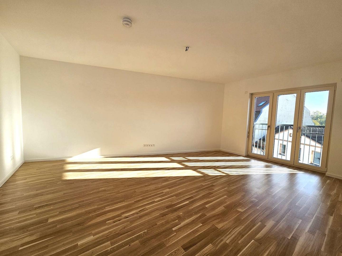 Lichtdurchflutetes Wohnzimmer