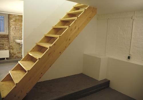 UG mit Treppe