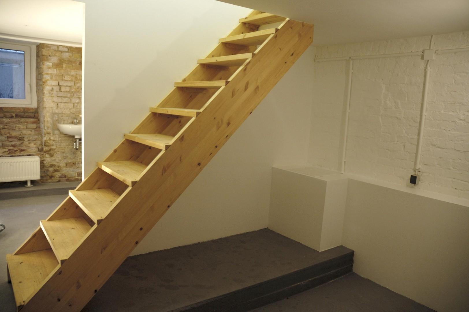 UG mit Treppe