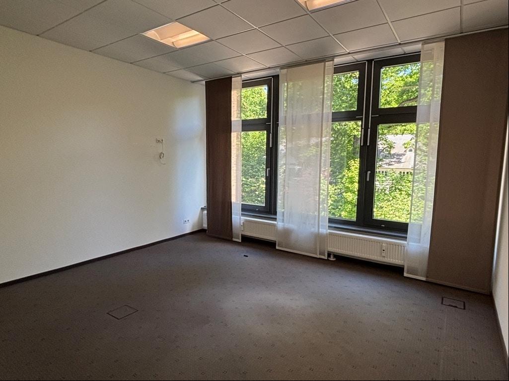 großes Büro