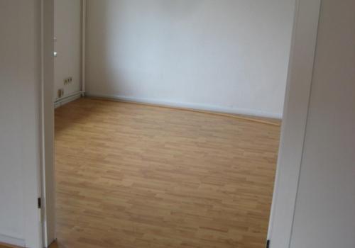 Wohnzi mit Laminat