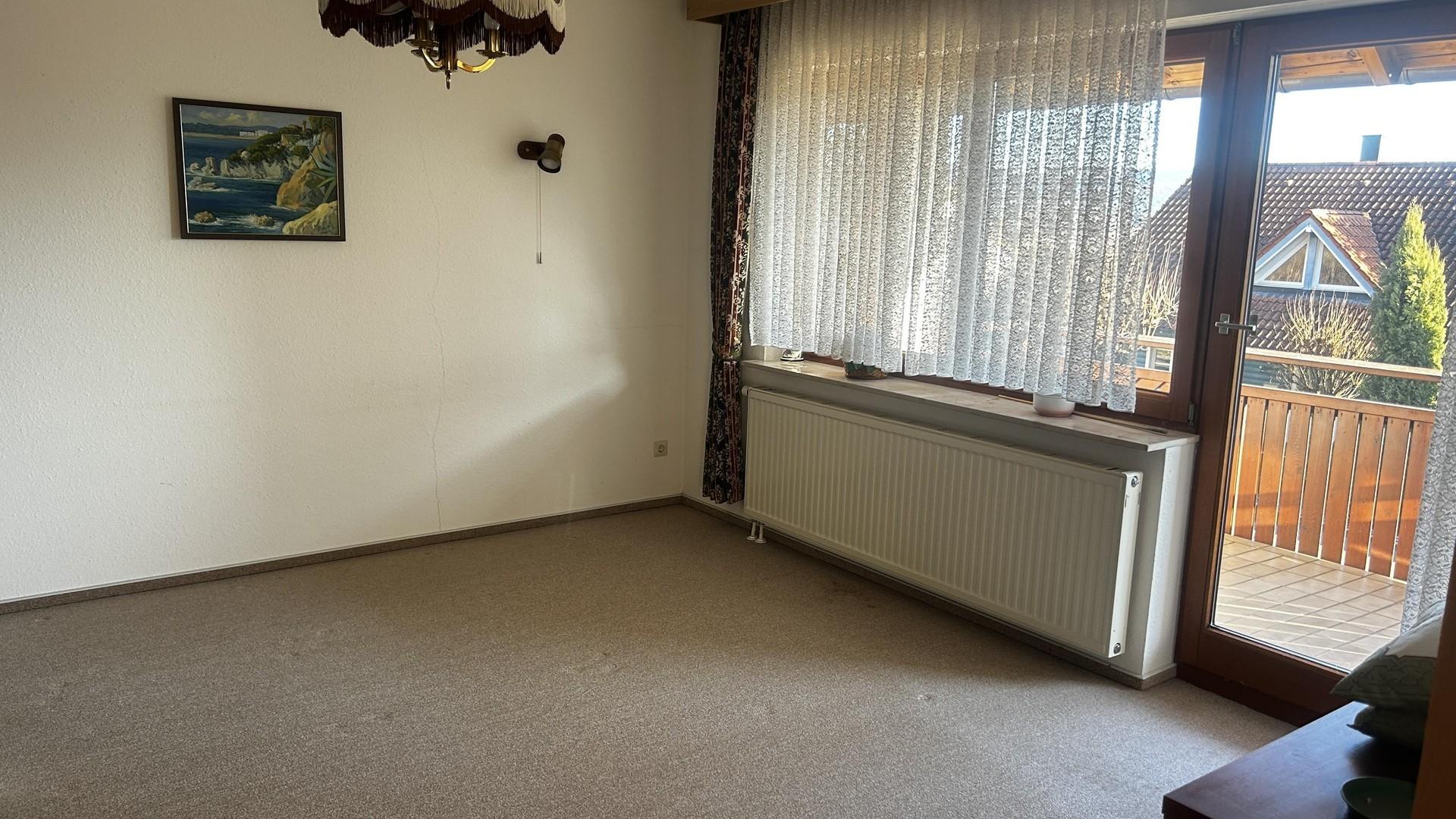 Herrenzi., Kachelofen,Balkon