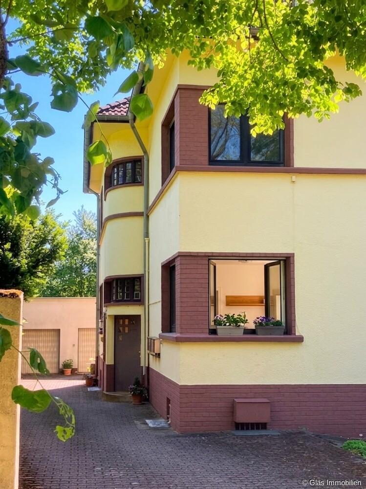 Gebäude Seitenansicht