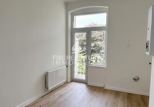 Küche mit kleinem Balkon