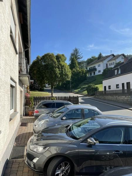 3 Außenparkplätze