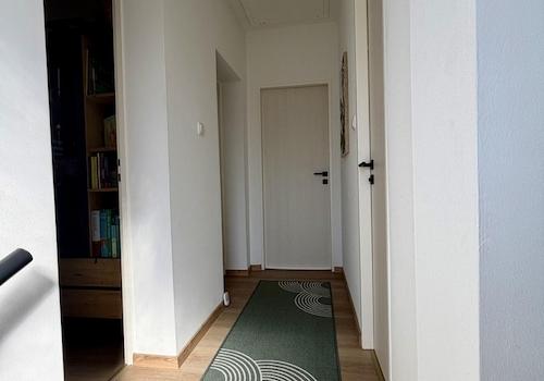 Flur OG mit 3 Zi + Bad