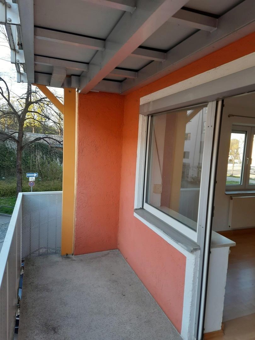 Balkon vor Wohnzimmer