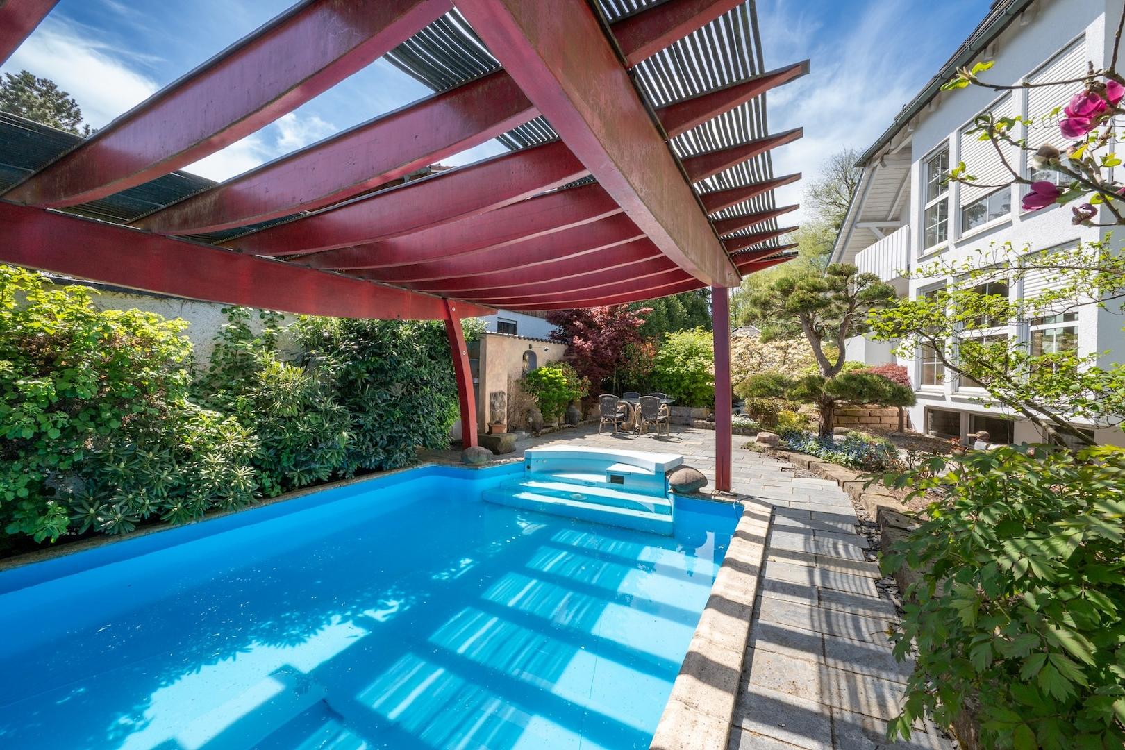 Pool_mit_Solar-Waermesystem