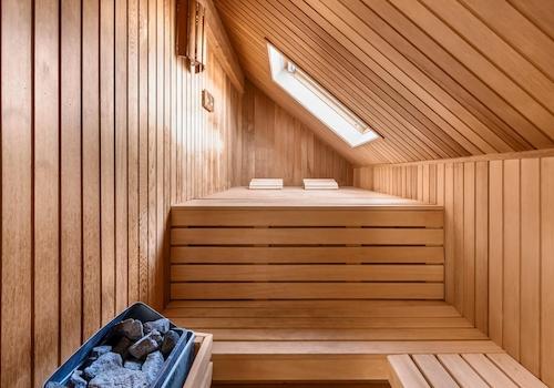 Sauna mit Liegepodest
