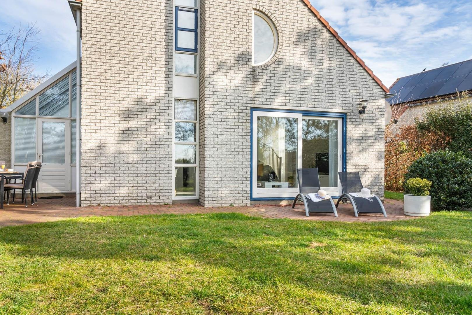 Blick vom Garten aufs Haus