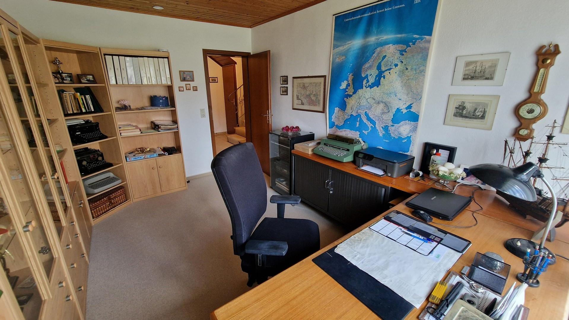 Büro/Kinderzimmer