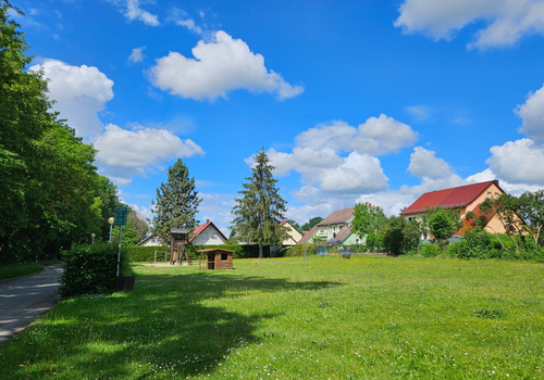 Spielplatz um die Ecke